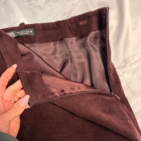 Zara Burgundy Mini Skirt with Belt - Picture 9 of 9